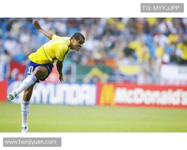 《走近足坛传奇人物:全面解析全球足球巨星的成长与成就》 《走近足坛传奇人物:全面解析全球足球巨星的成长与成就》